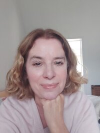 Lindsey Nicholas, UKCP Accredited Psychotherapist