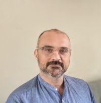 Yannis Munro, UKCP Accredited Psychotherapist