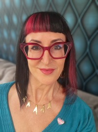 Niki D, UKCP Accredited Psychotherapist