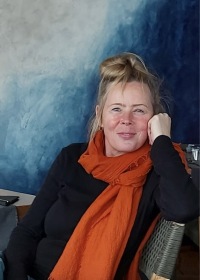 Lisa Lane, UKCP Accredited Psychotherapist