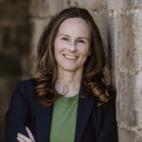 Suzanne McKenna, UKCP Accredited Psychotherapist