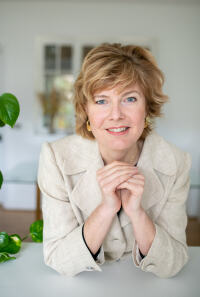 Rebecca Darcy, UKCP Accredited Psychotherapist